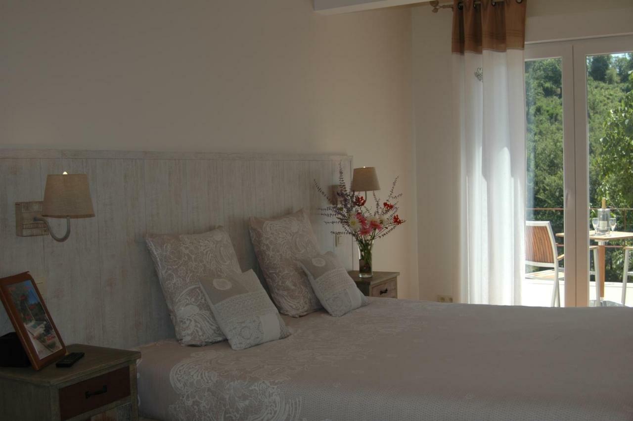 Les Jardins De Soulane B&B - Adults Only Belcastel-et-Buc Exterior foto